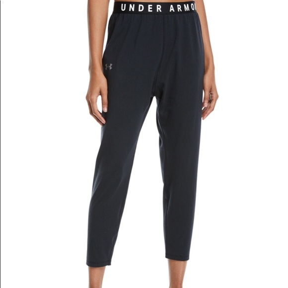 UNDER ARMOUR Favorite Tapered Slouch Cropped Pants - Picture 2 of 3